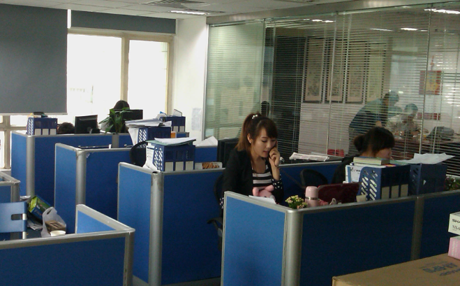 定制软件开发与商业小程序开发服务对比：企业信息化外包选型指南